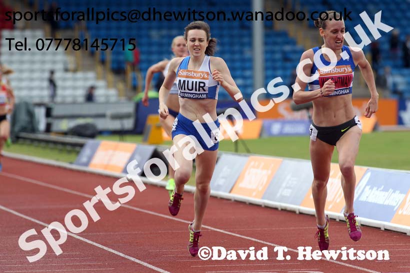 Laura Weightman (Morpeth) on her way to victory beating Laura Muir ((Dundee Hawkhill) 1500 metres, 2014 Sainsbury's British Championships. Photo: David T. Hewitson/Sports for All Pics